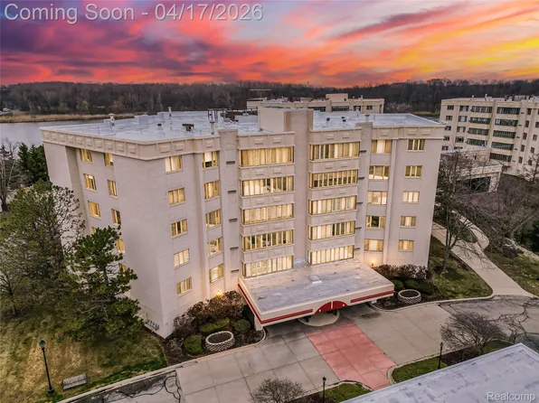 43000 Twelve Oaks Crescent Dr APT 5022, Novi, MI 48377