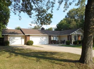 4606 S Meadowlark Dr, Springfield, MO 65810