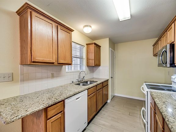 4th image of 509 Joyce Way