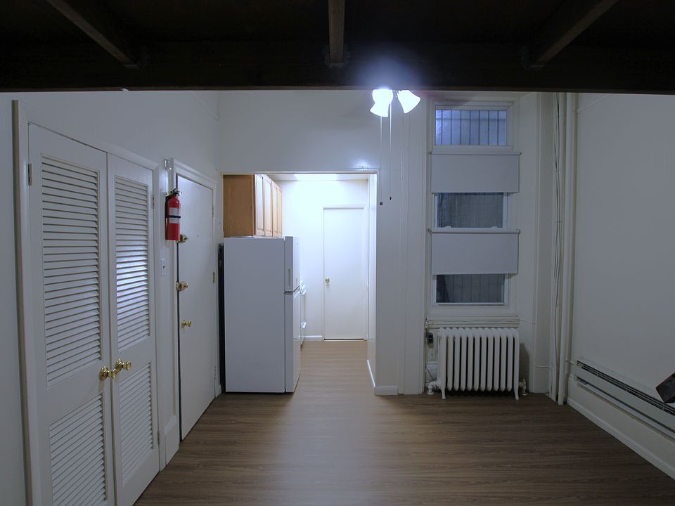 2nd image of 1925 Chestnut St APT C20
