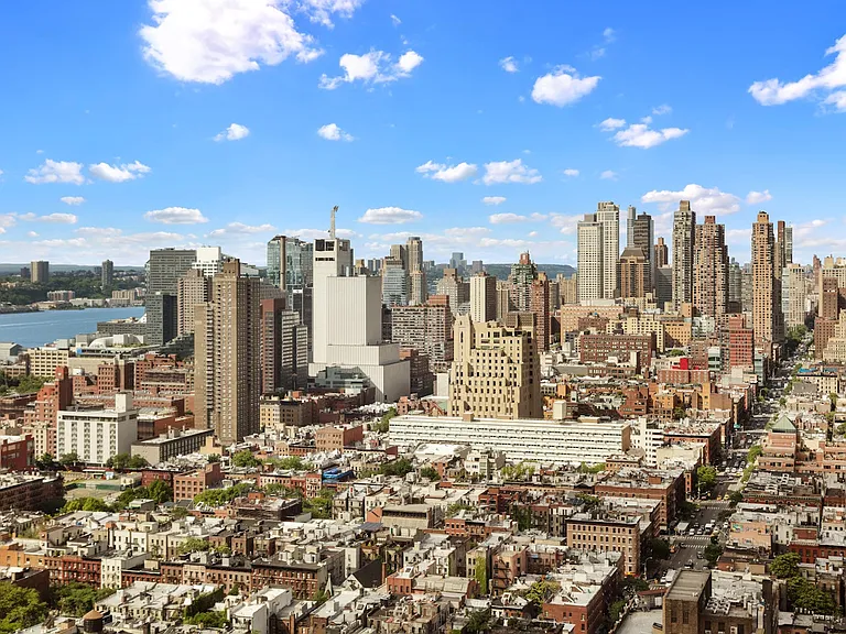 350 W 42nd St #38C — Photo 7