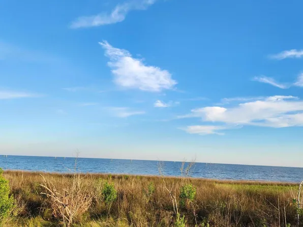 5099 Ioor Ave, Bay Saint Louis, MS 39520