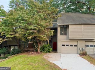1006 Creatwood Cir SE, Smyrna, GA 30080