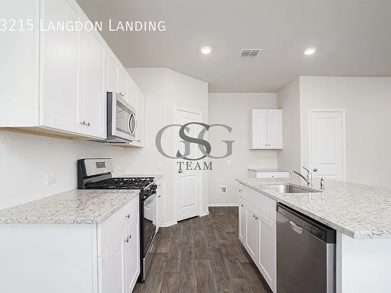 23215 Langdon Lndg — Photo 7