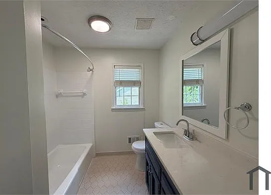 2203 Meadow Dr — Photo 20