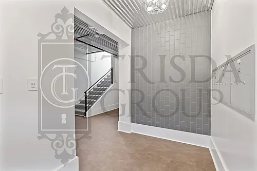 Avail July 18th! Unique 2 Br, 2 Bath Apt In The Heart Of Mt Washington! 3 Off Street Parking Spac... Photo 1
