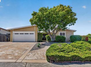 18596 W Cavendish Dr, Castro Valley, CA 94552