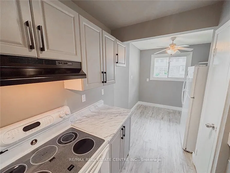 222 Harvard Pl #G — Photo 12