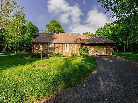3rd image of 11291 Township Road 227