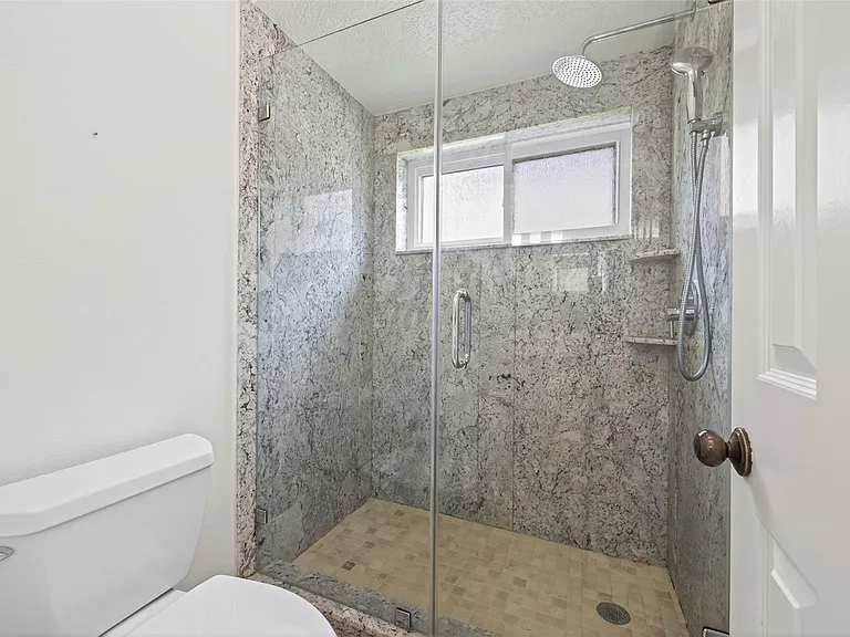 15106 Dawnbrook Dr — Photo 32