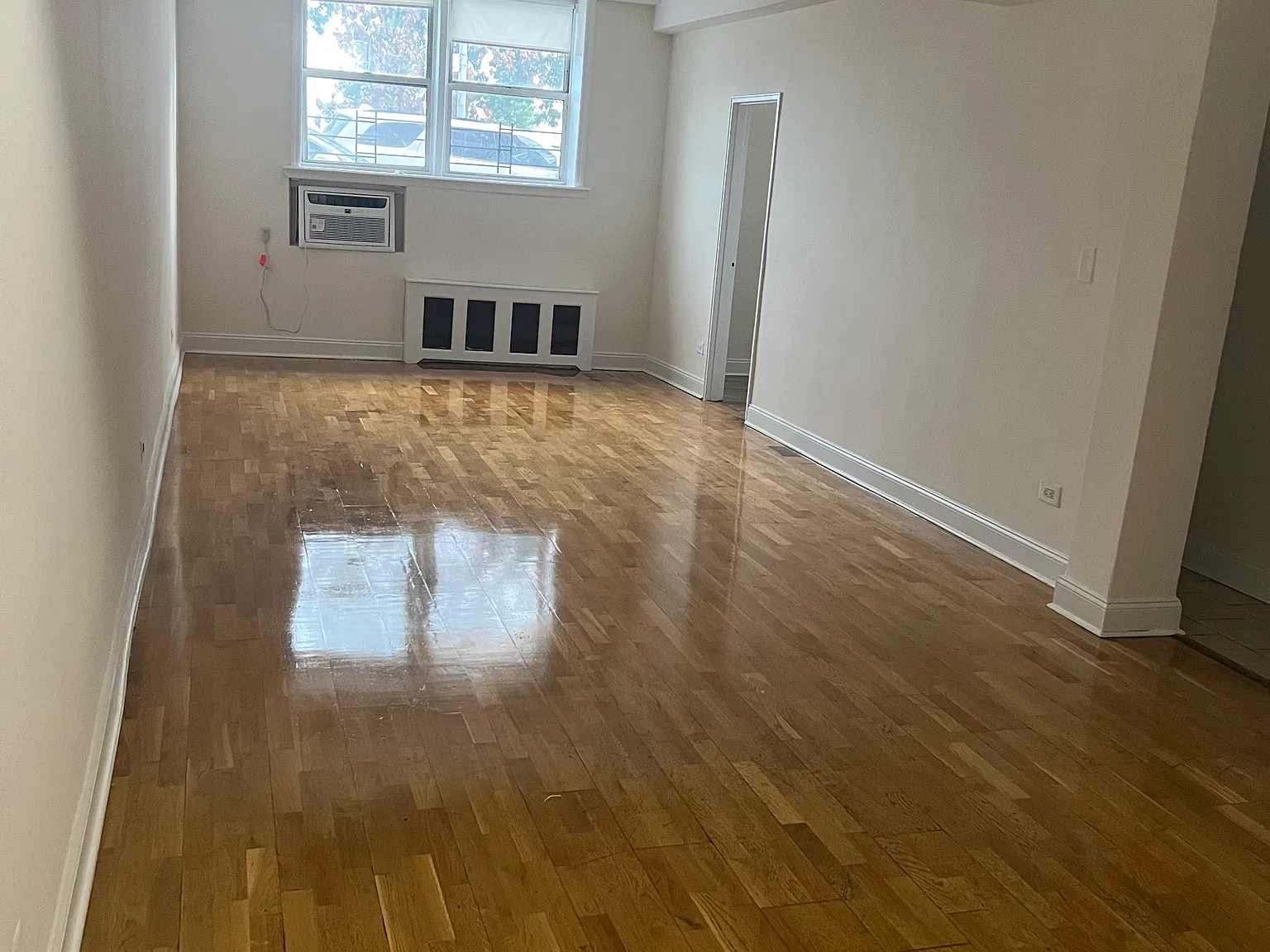 3 bed, 1400 sqft, $3,300 — Photo 3