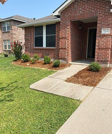 3rd image of 704 Ashford Ln