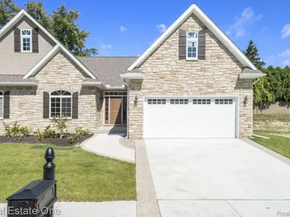 12280 Worthington Ct, Grand Blanc, MI 48439