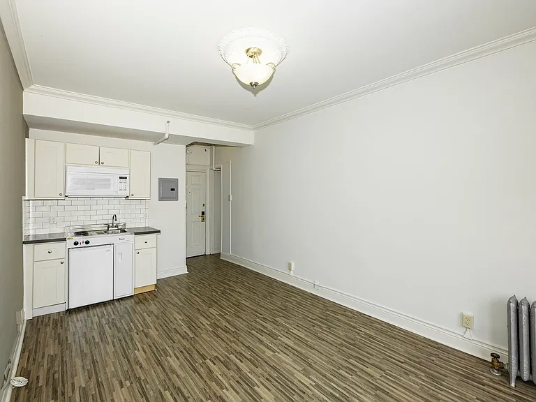 735 Taylor — Photo 24