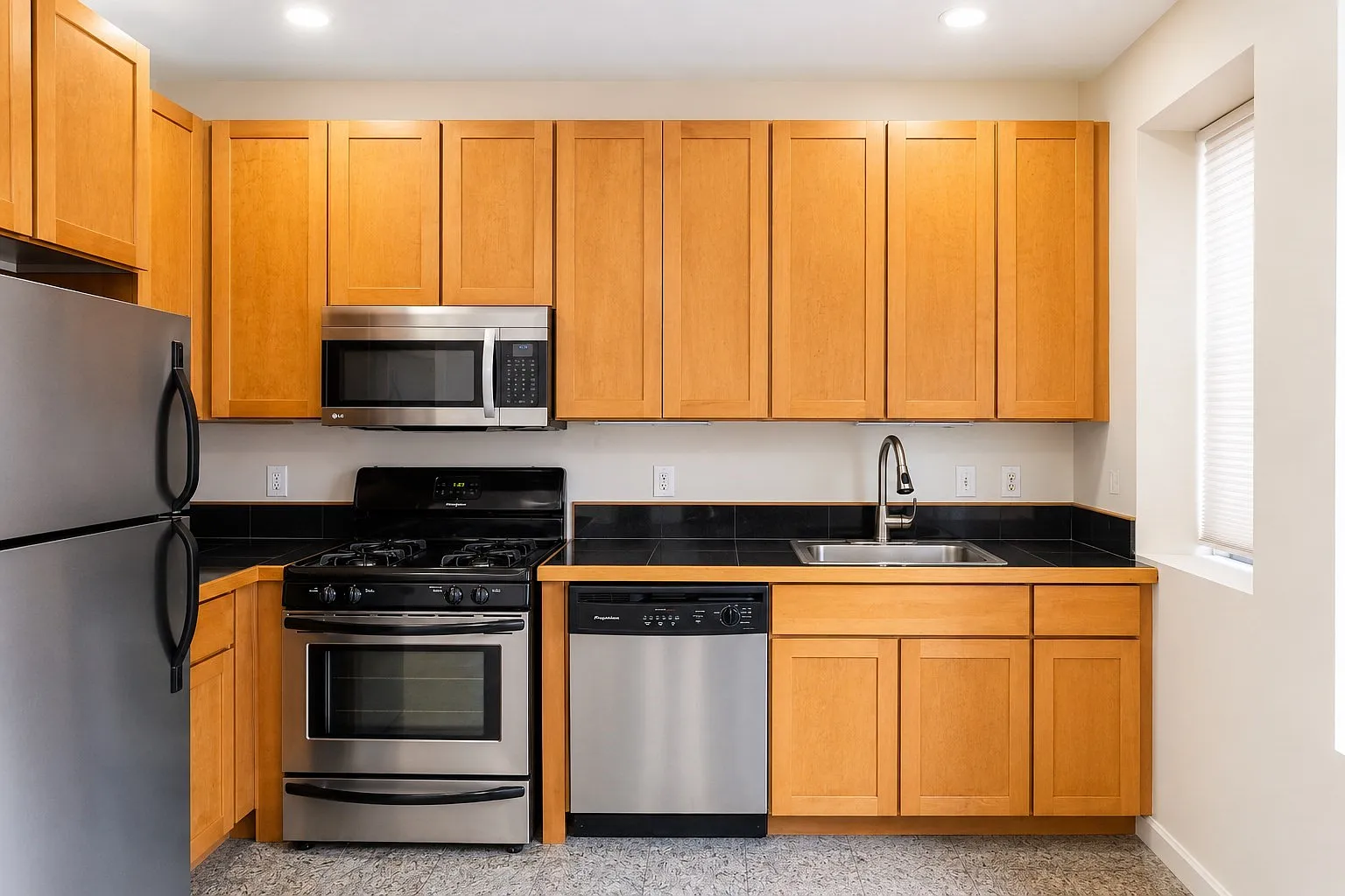Studio, 352 sqft, $2,150 — Photo 1