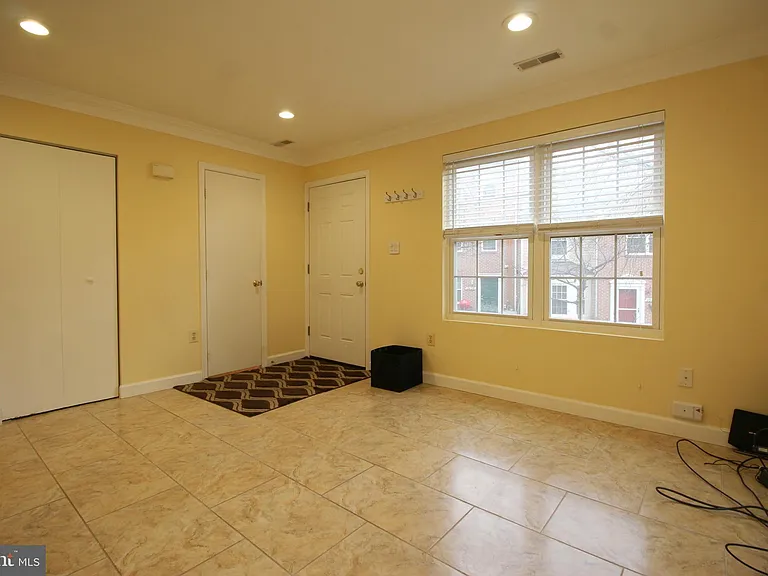 10148 Reprise Dr — Photo 3
