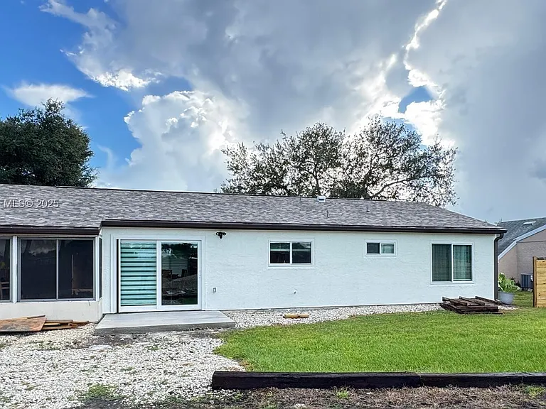 5474 Kenwood Dr — Photo 19
