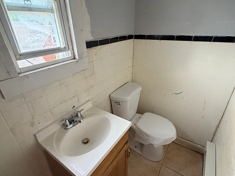 14 Way St — Photo 7