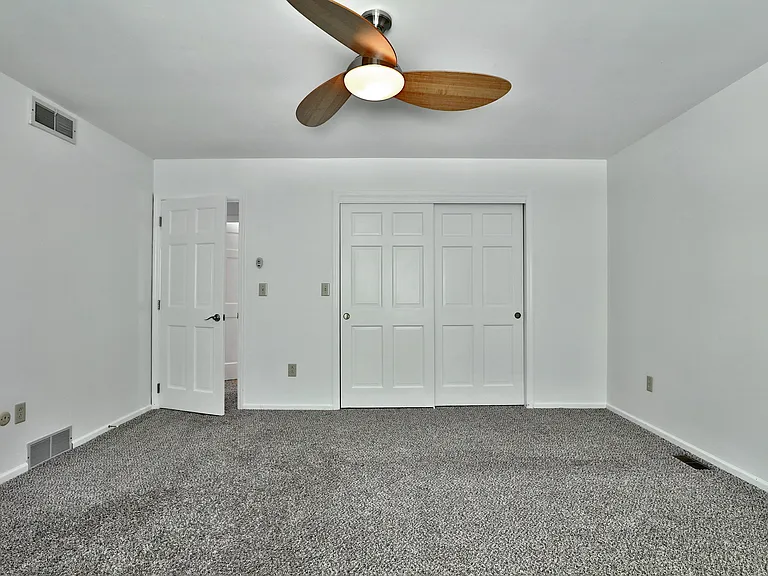 1086 Ravine Ridge Dr — Photo 36