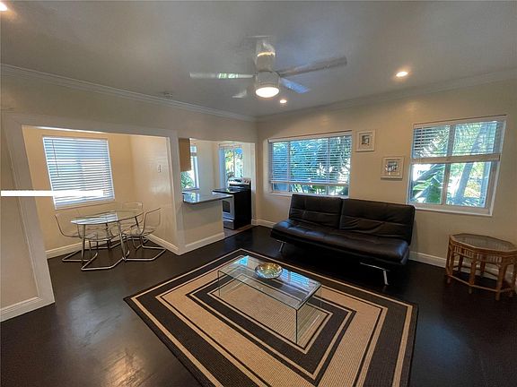 4th image of 8142 Byron Ave #10