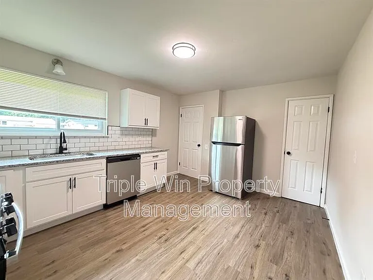 1315 Bobolink Dr — Photo 23