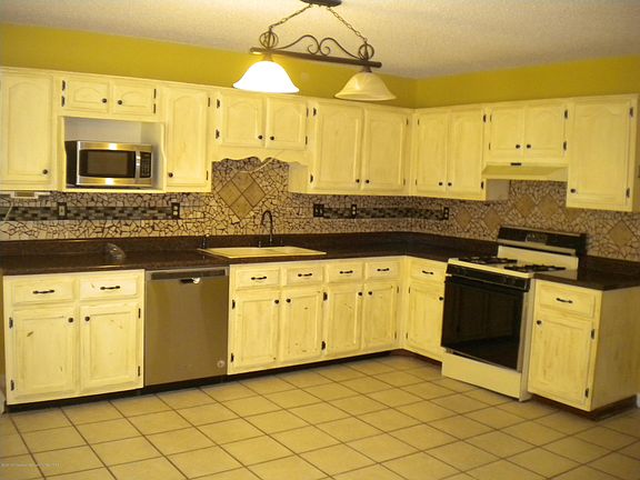 3rd image of 7195 Broken Hickory Dr