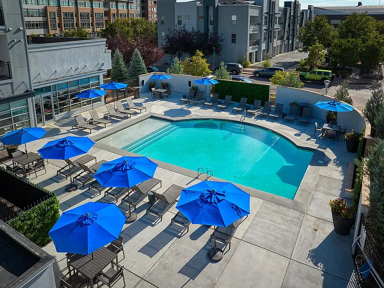 Arista Flats — Photo 19