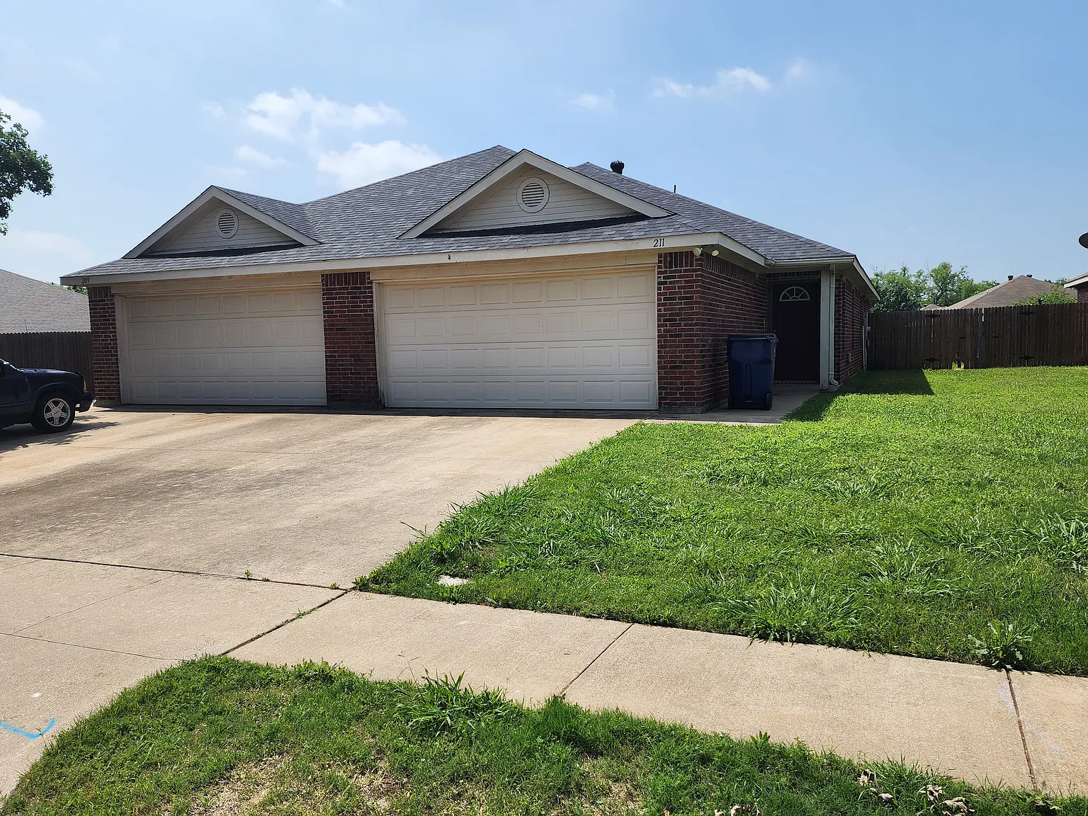 3 bed, 1225 sqft, $1,695 — Photo 2