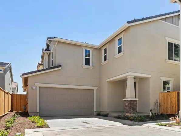 2061 Daisy Dr, Hollister, CA 95023
