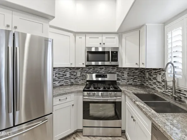 5015 E CHEYENNE Drive #17, Phoenix, AZ 85044