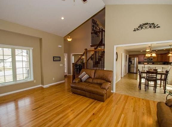 3rd image of 53196 Meadowgrass Ln