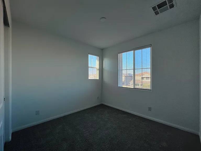 10085 Haven St — Photo 3