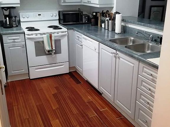 2nd image of 80 Paddle Boat Ln