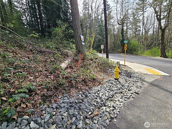 5th image of 100 210th Avenue NE
