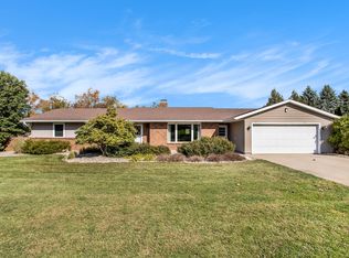 2829 Ridgewood Trl, Berrien Springs, MI 49103