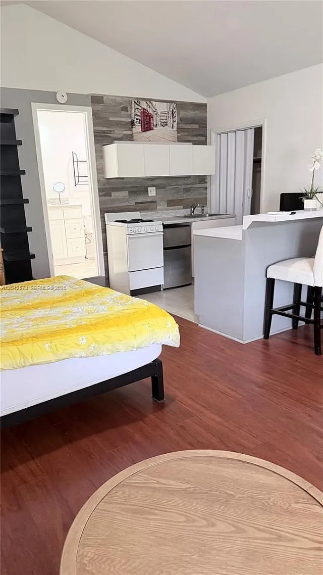 Studio, 1.0 bath, 650 sqft, $1,400 — Photo 1