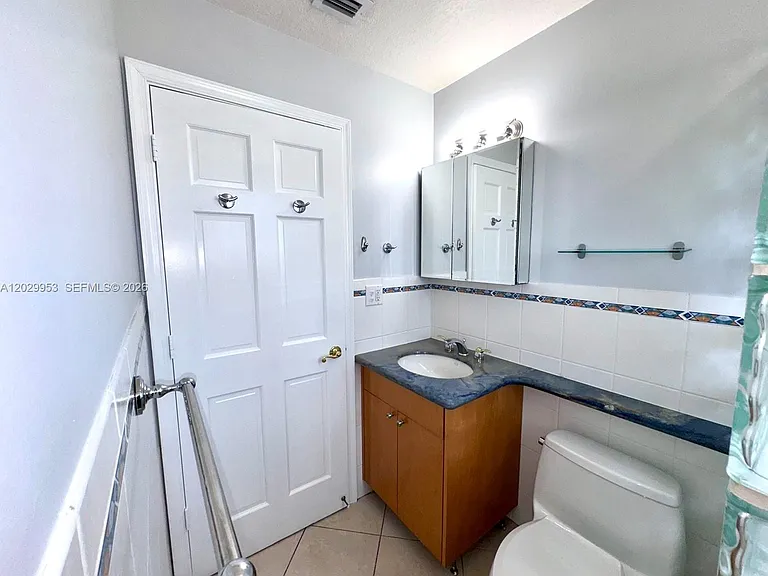 1419 Garfield St #2 — Photo 37