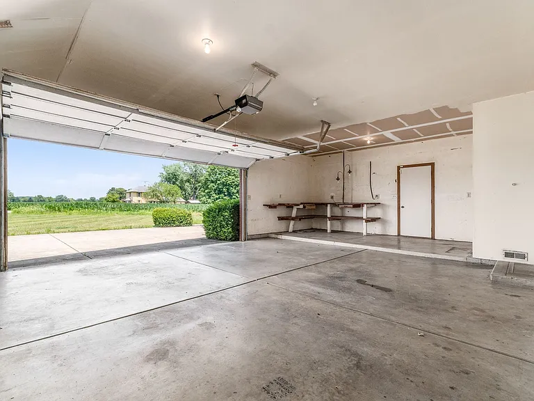 6002 Bowen Rd — Photo 44