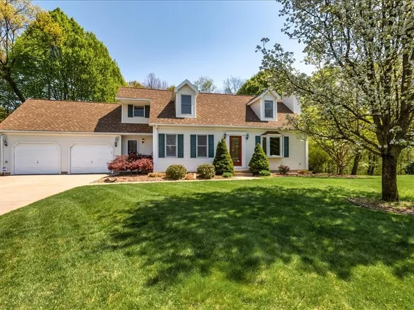 10 Advent Dr, West Springfield, MA 01089