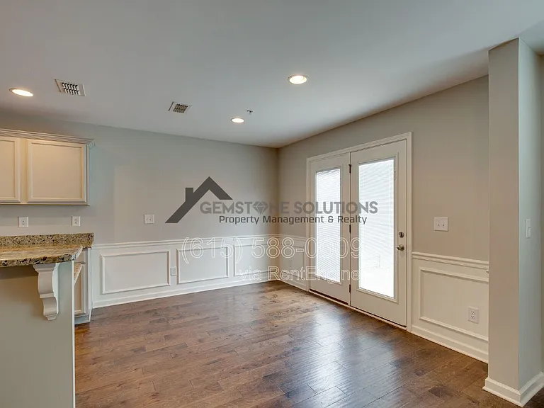 4018 Commons Dr — Photo 8