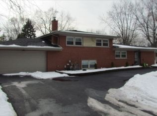 19 E Monterey Ave, Schaumburg, IL 60193