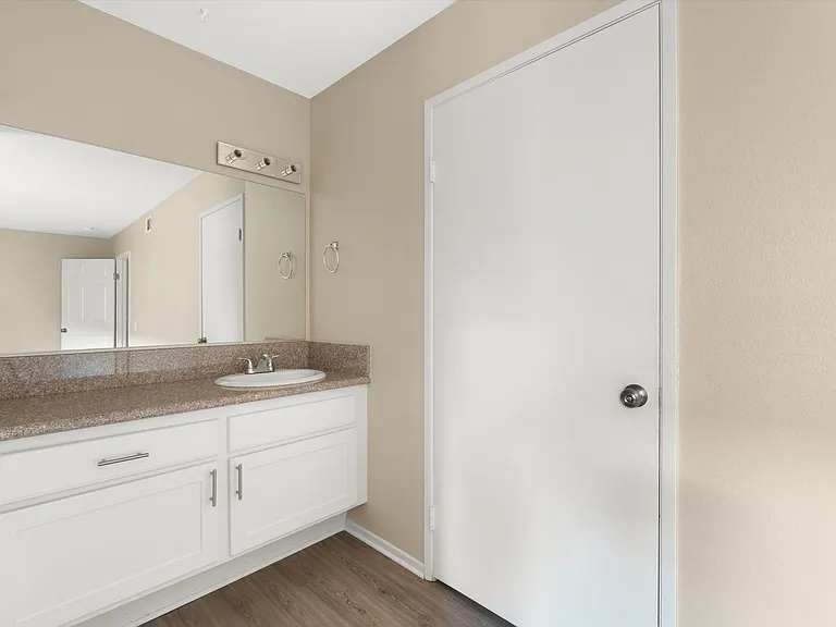 Ironwood Apartments — Photo 110