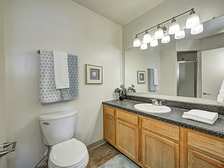 Greenwood Oaks — Photo 14
