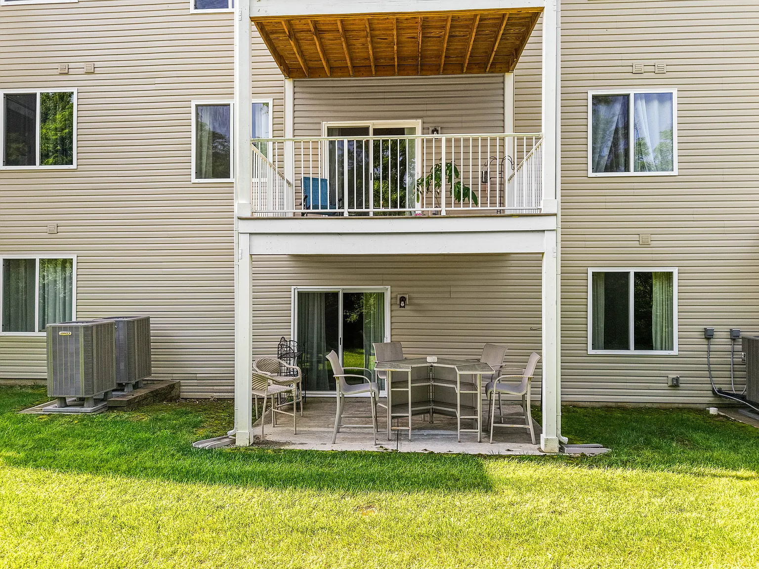 3 bed, 1724 sqft, $2,600 — Photo 3