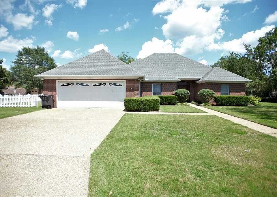 1st image of 122 Westwood Cir