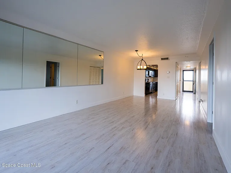 500 Palm Springs Blvd #403 — Photo 14