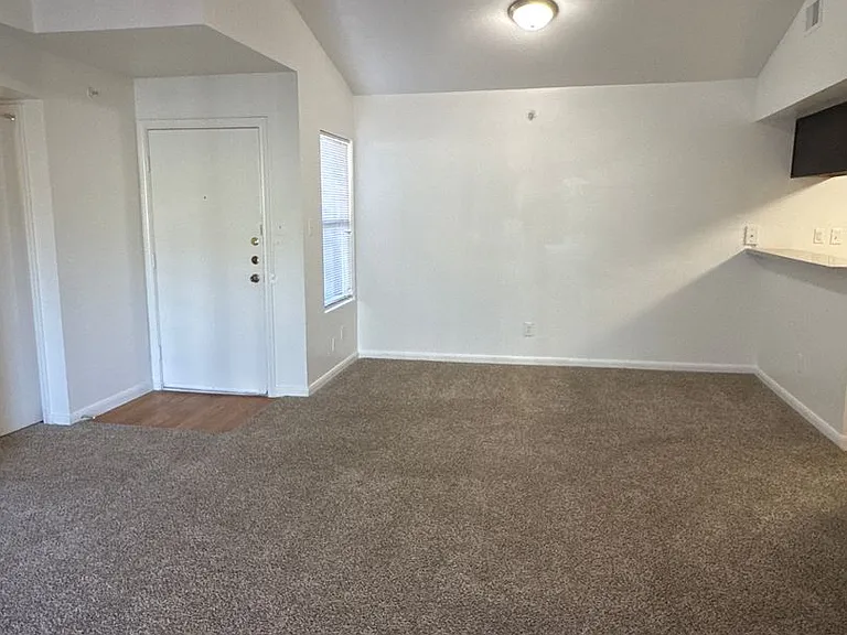Emerald Cove Apartments — Photo 120
