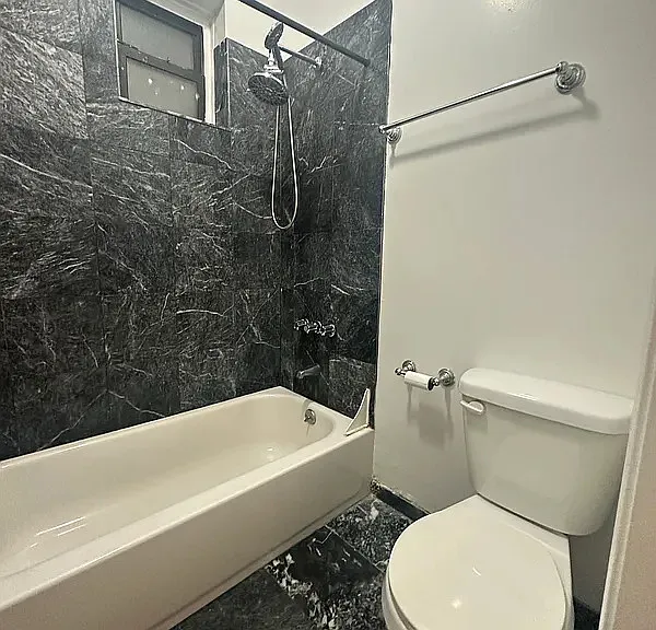 309 W 54th St #1D — Photo 6