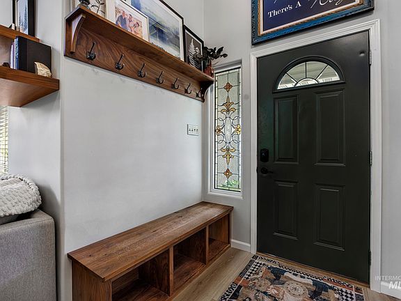 4th image of 533 Cypress Way