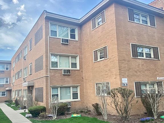 2nd image of 1719 W Greenleaf Ave #1S